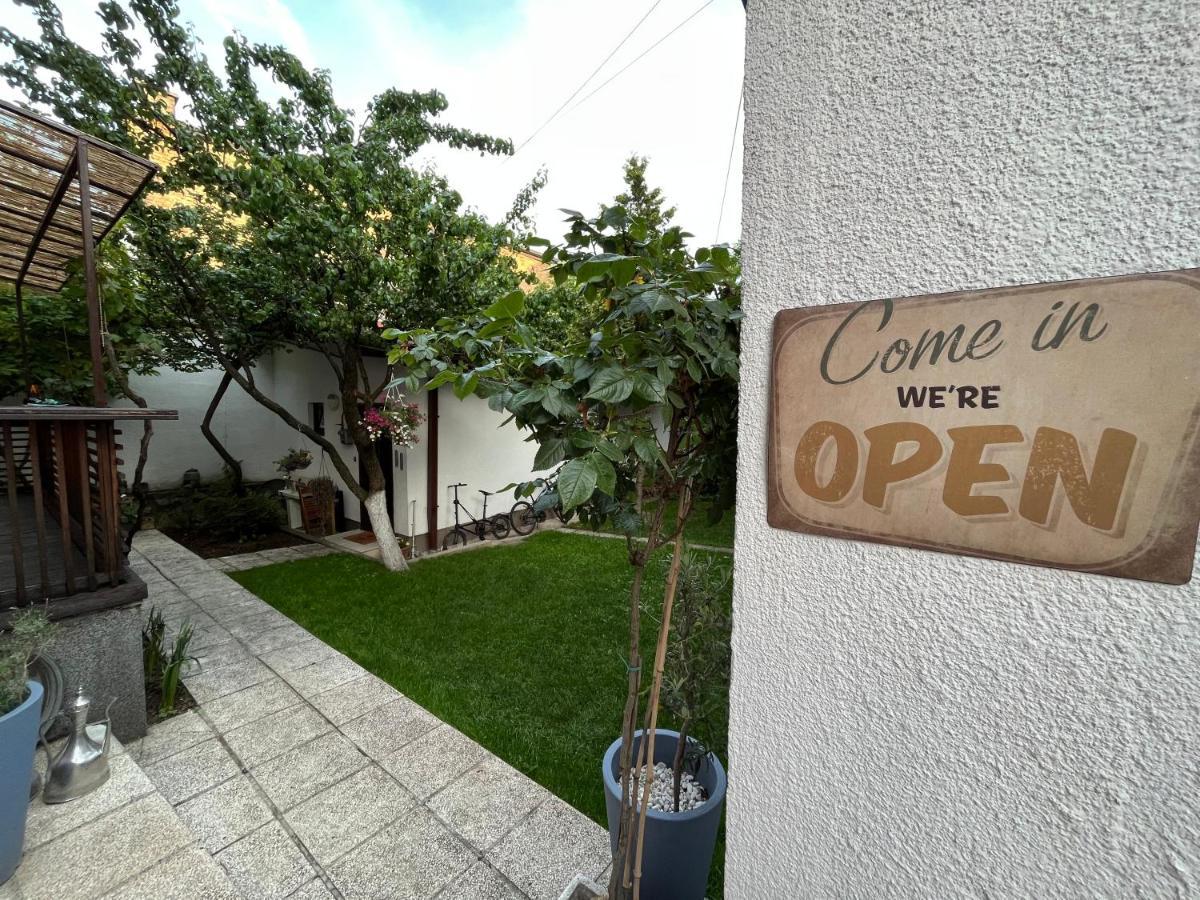 Apartments Music, Garden And Free Parking Sarajevo Exterior photo
